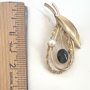 Vintage Gold Tone Flower Leaf Brooch Faux Pearl Black Cab...stamped Corocraft
